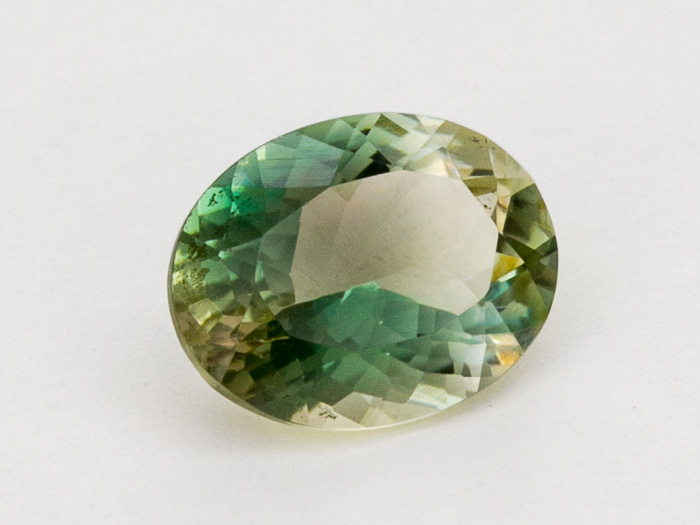 green oregon sunstone facetted gem